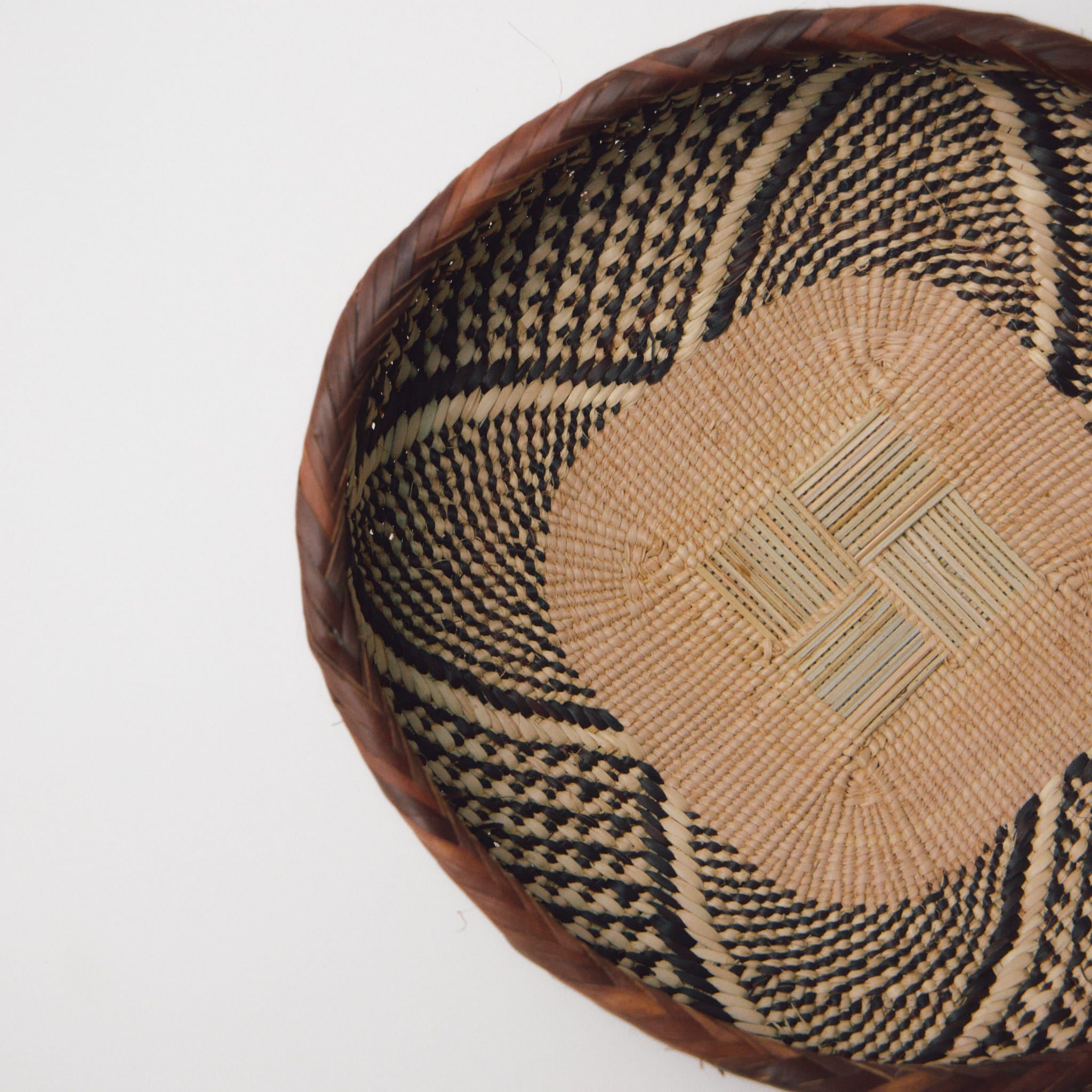 トンガビンガボウルカゴ