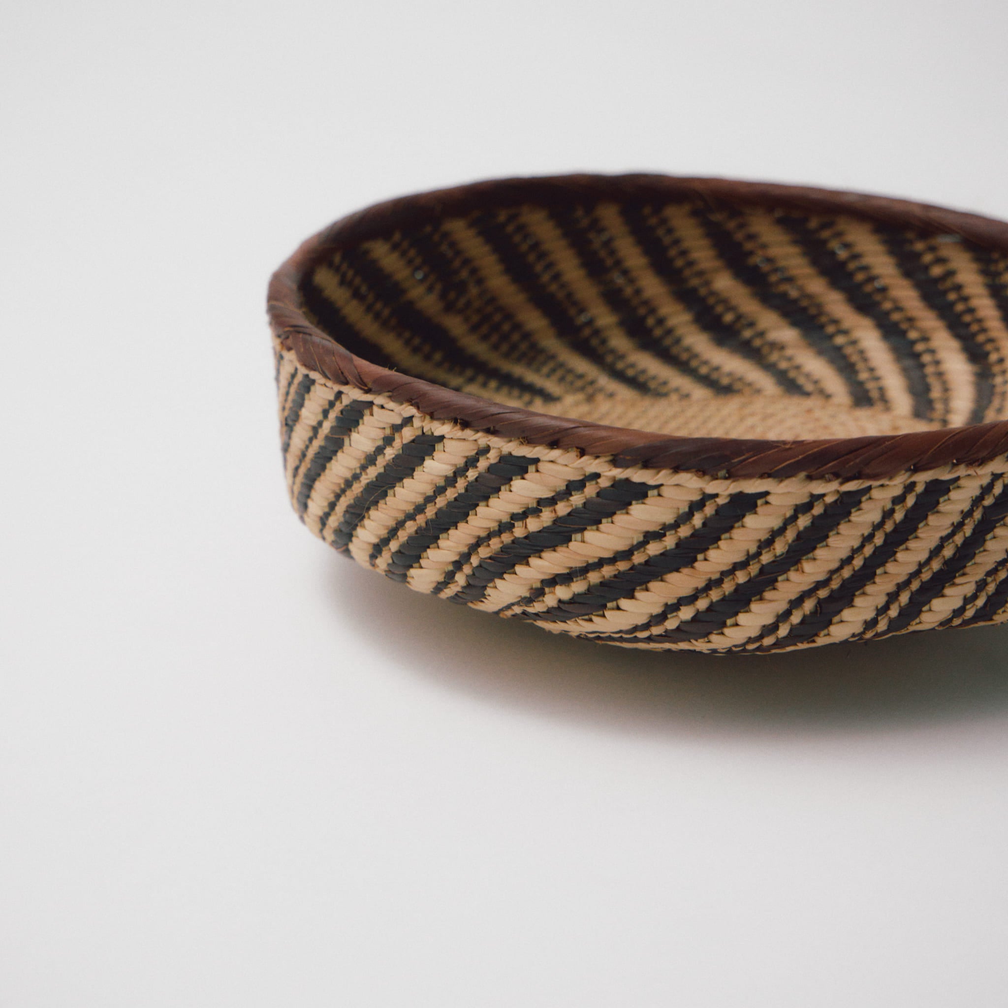 トンガビンガボウルカゴ