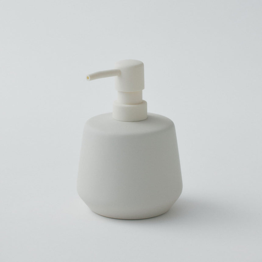 マットな質感のソープディスペンサー 液体タイプ/陶器