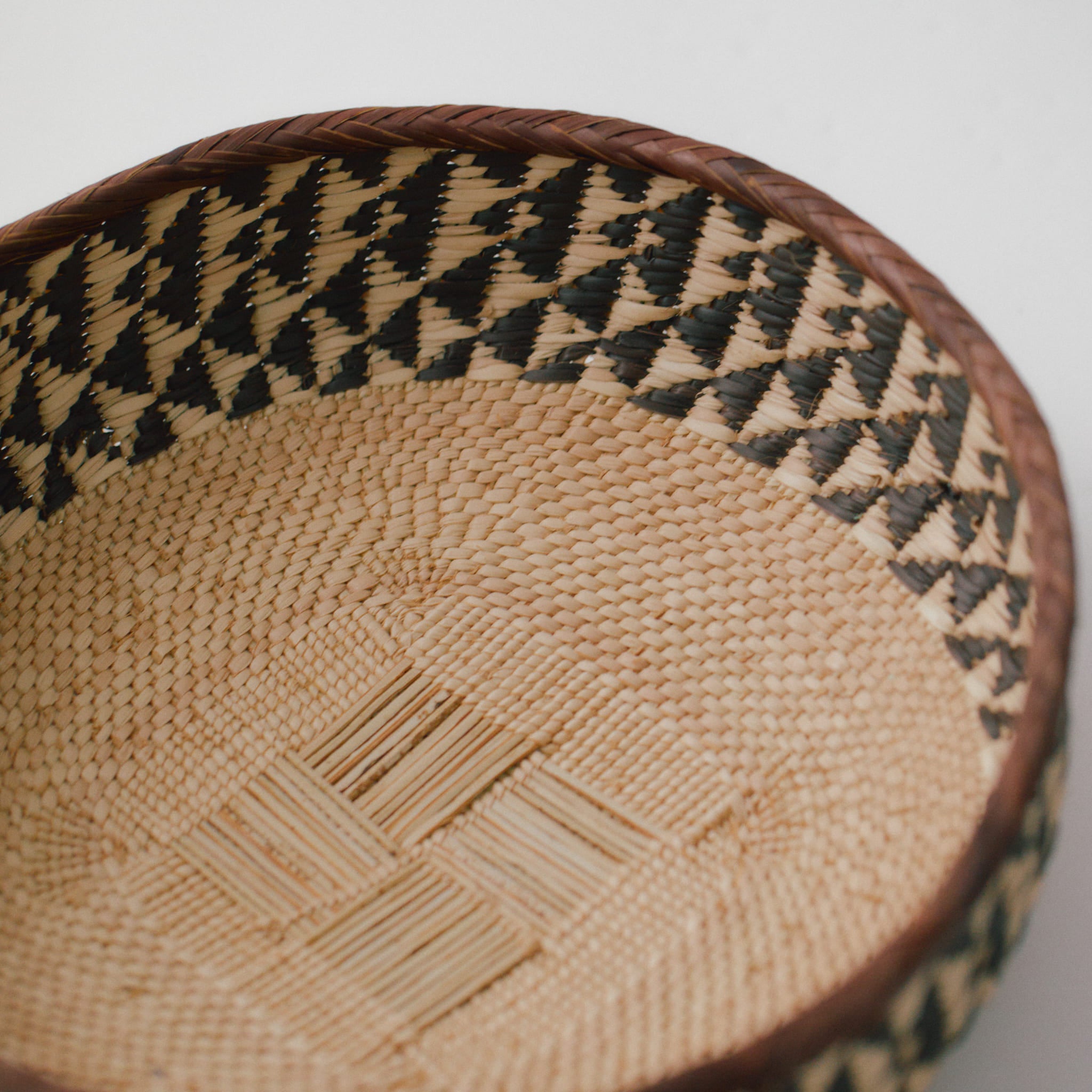 トンガビンガボウルカゴ