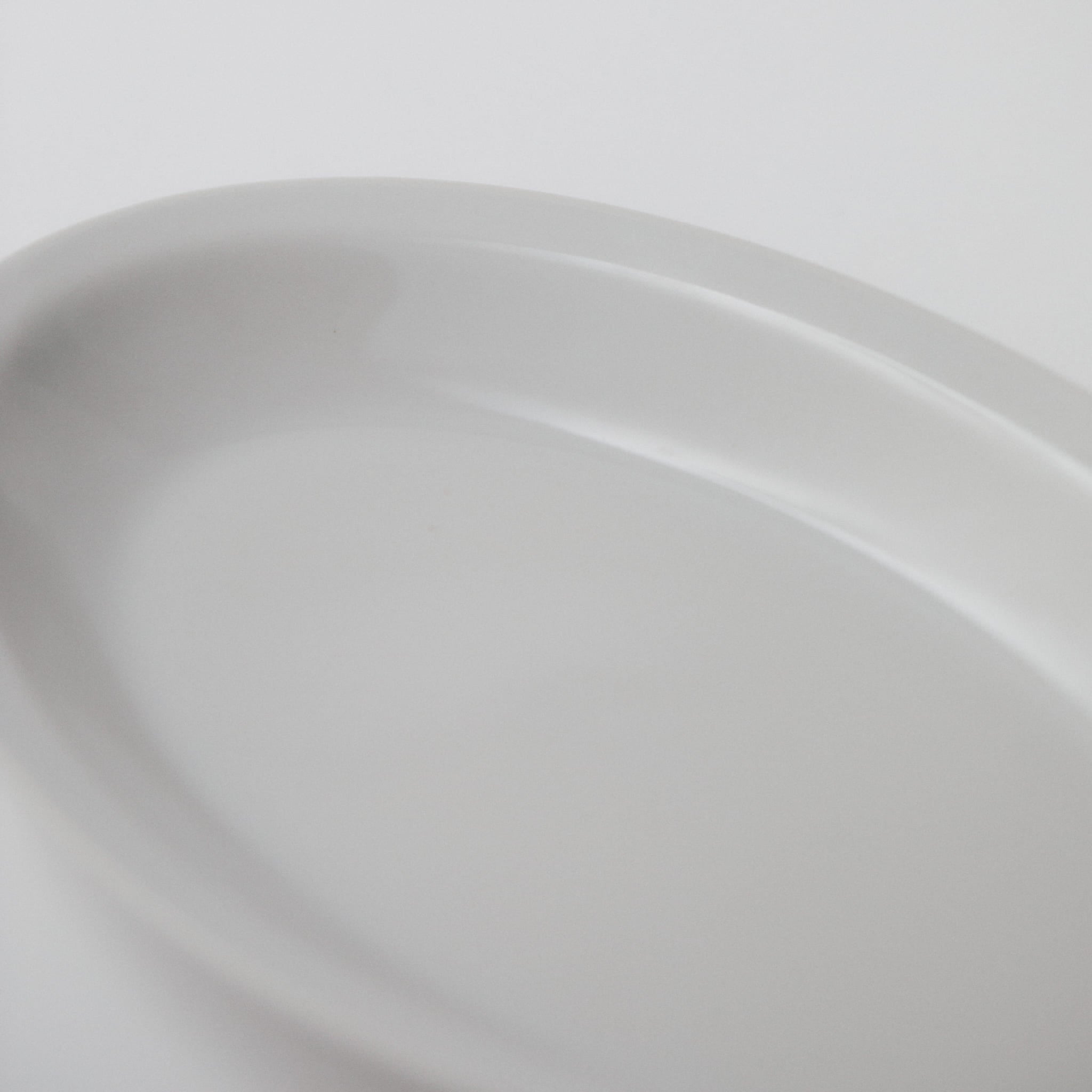 Saturnia Roma plain|サタルニア ローマ プレーン オーバルプレート