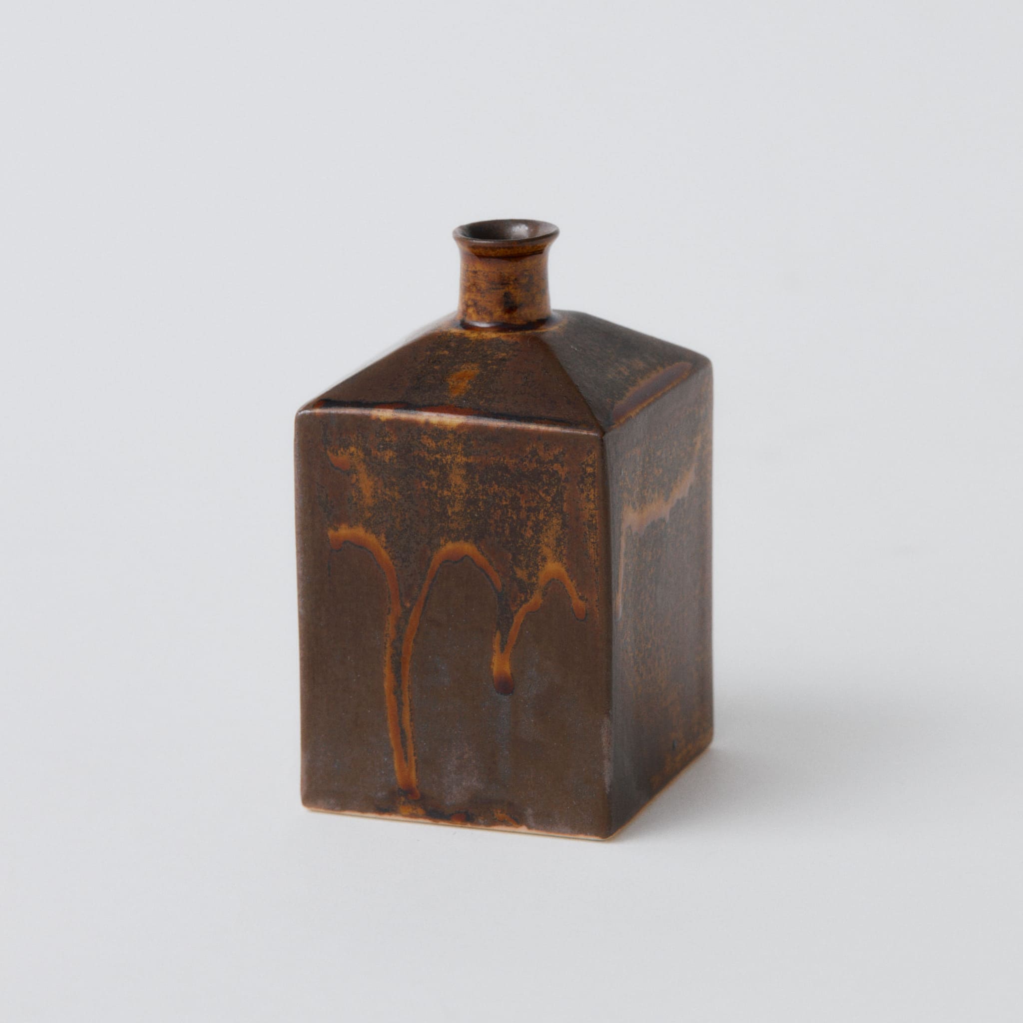 浅井庸佑 角瓶|錆釉