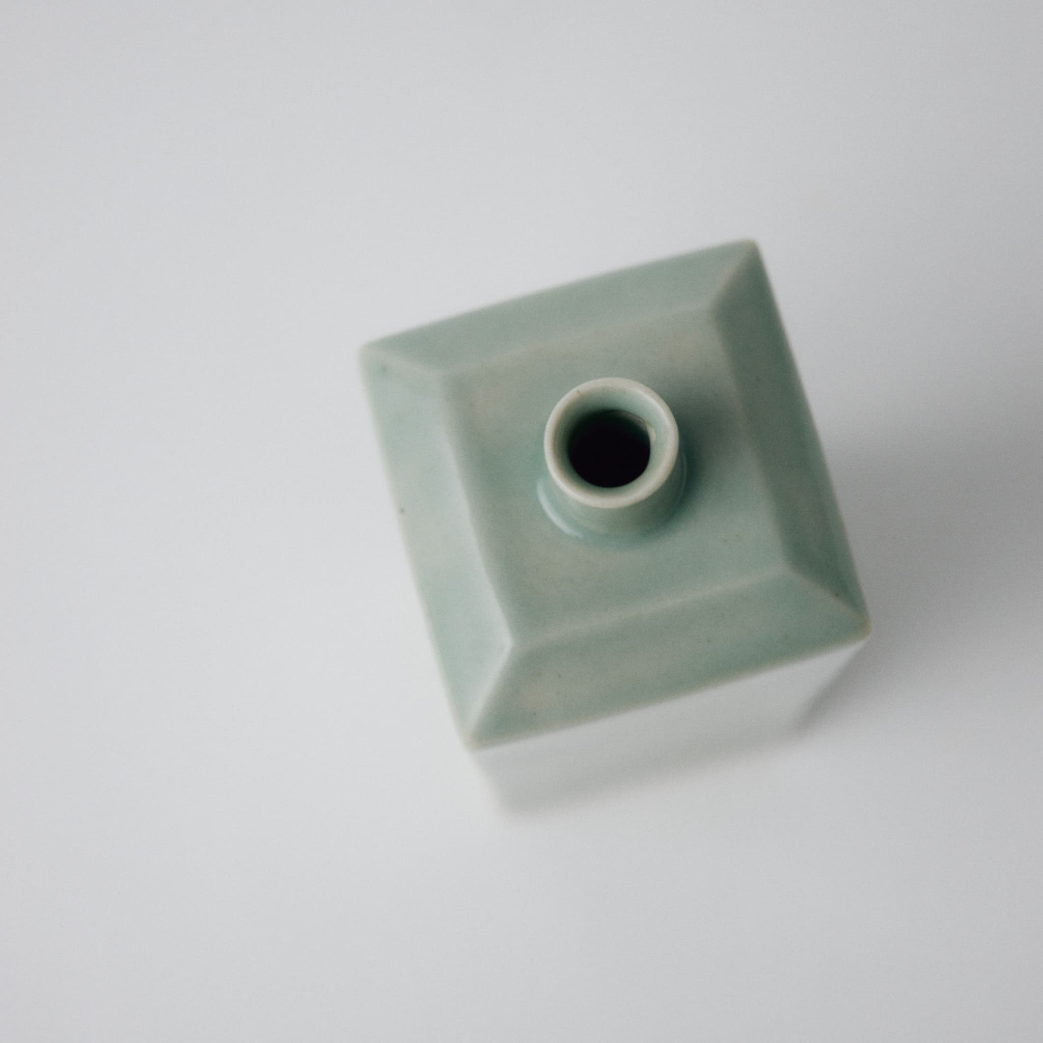 浅井庸佑 角瓶|青磁