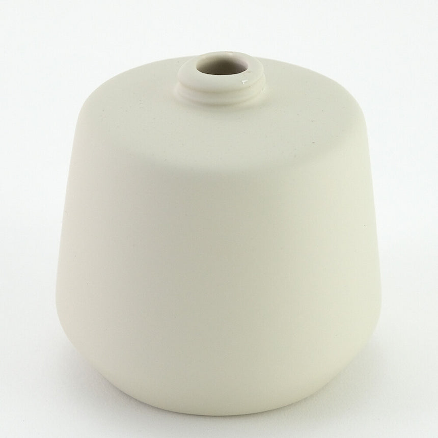 マットな質感のソープディスペンサー 液体タイプ/陶器