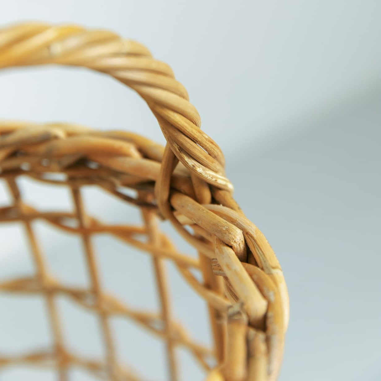 ラタン 透かし編みラウンドバッグ