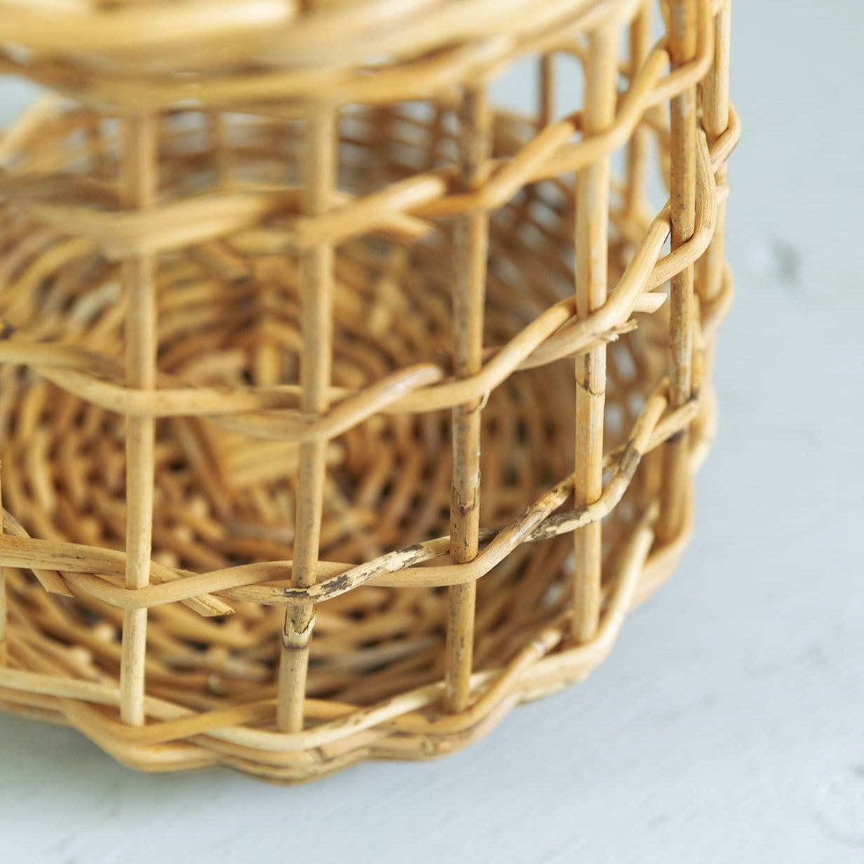 ラタン 透かし編みラウンドバッグ