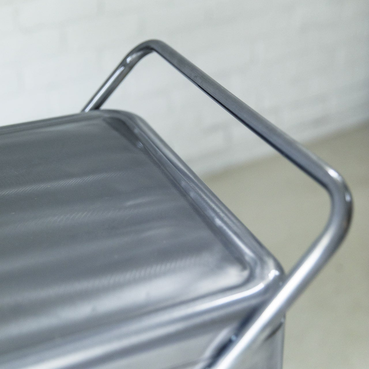 スチール製ワゴン