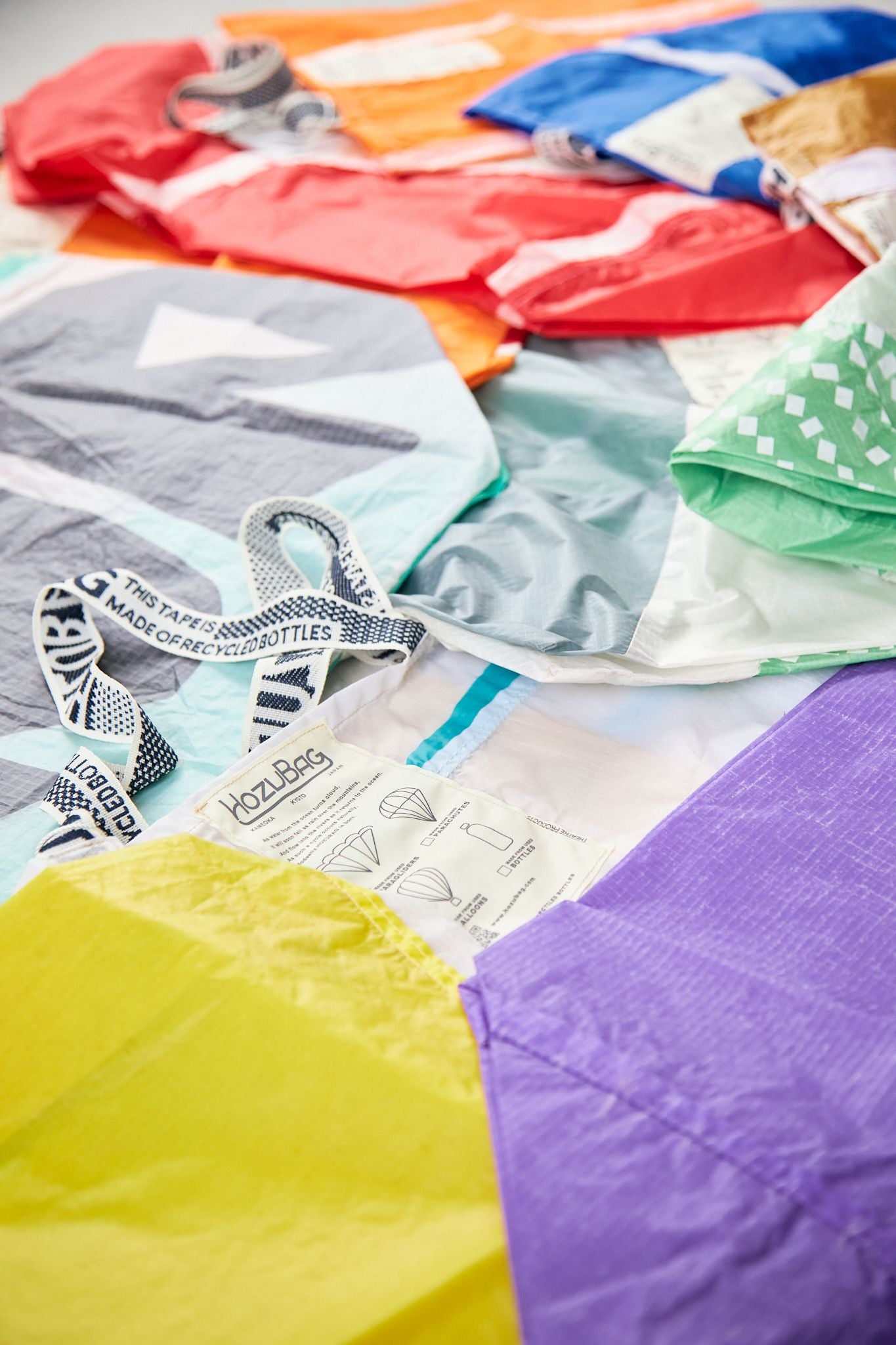 THEATRE PRODUCTS（シアタープロダクツ）からパラグライダーをリメイクした 『HOZUBAG』のトートバッグが登場！