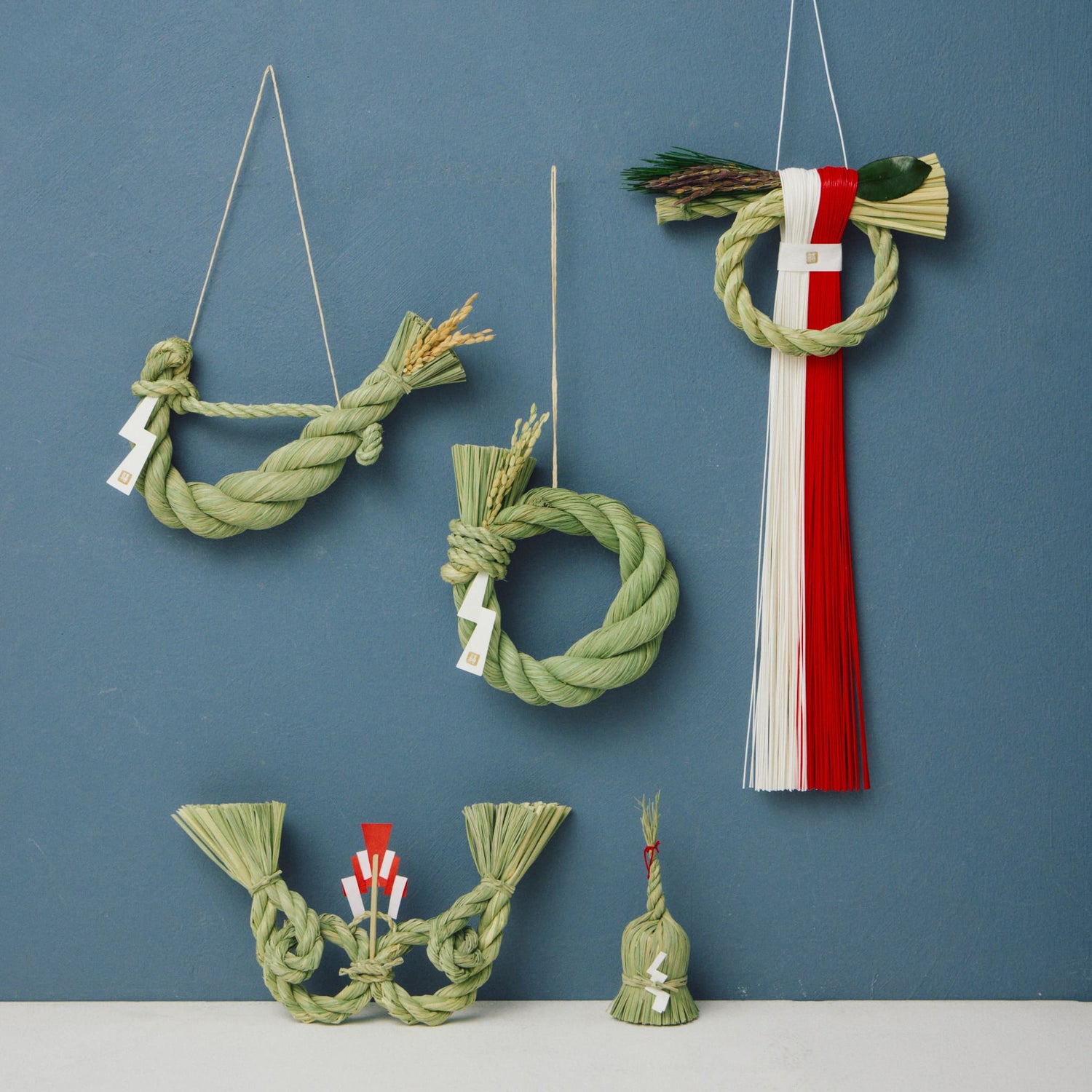 稲わら飾り【円 成】