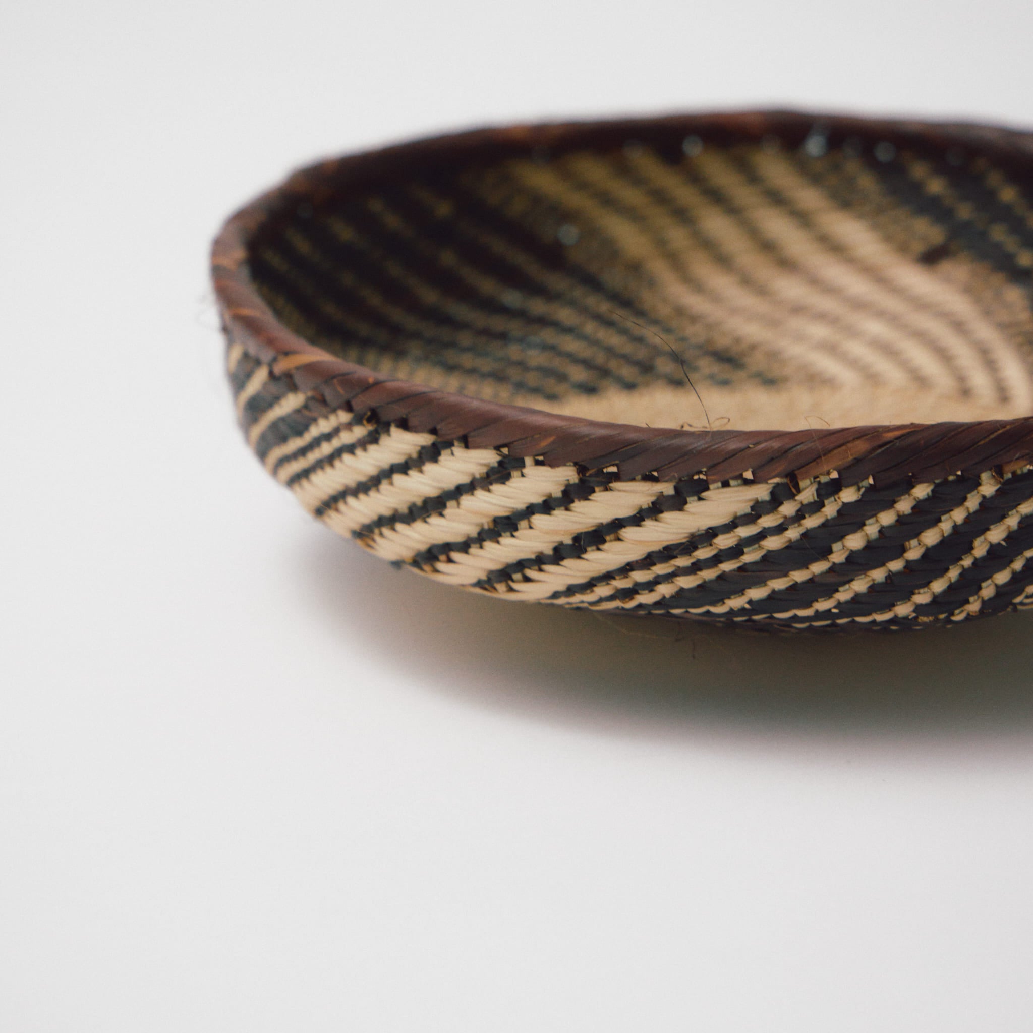 トンガビンガボウルカゴ