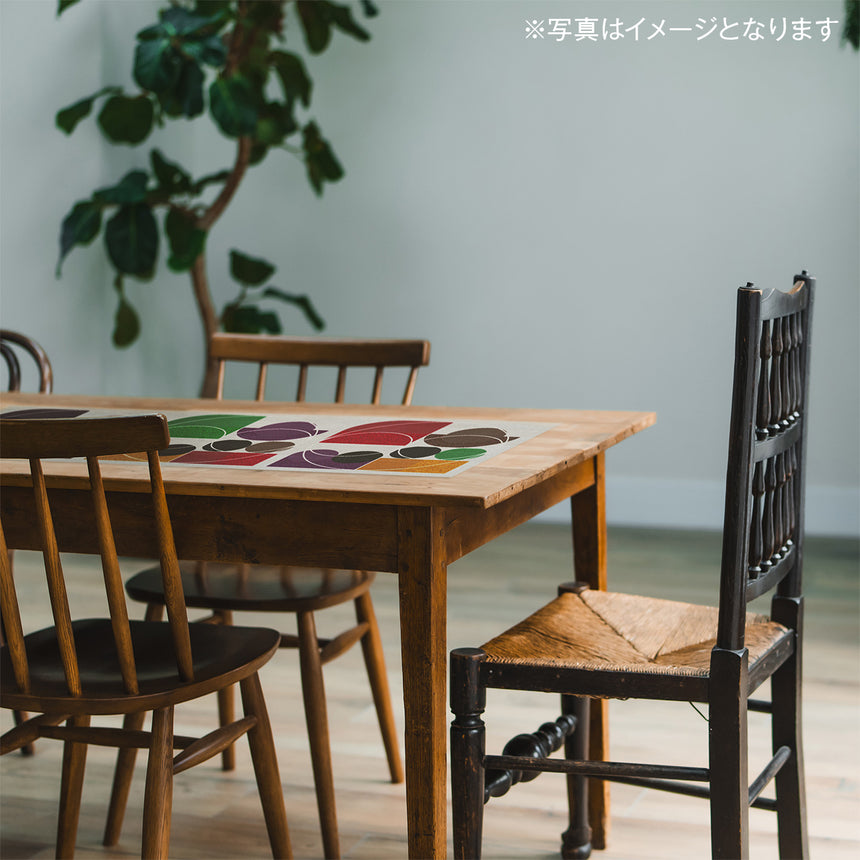 京都「西陣織」リ・デザイン商品（NFTアート＋「西陣織」テーブルランナー）