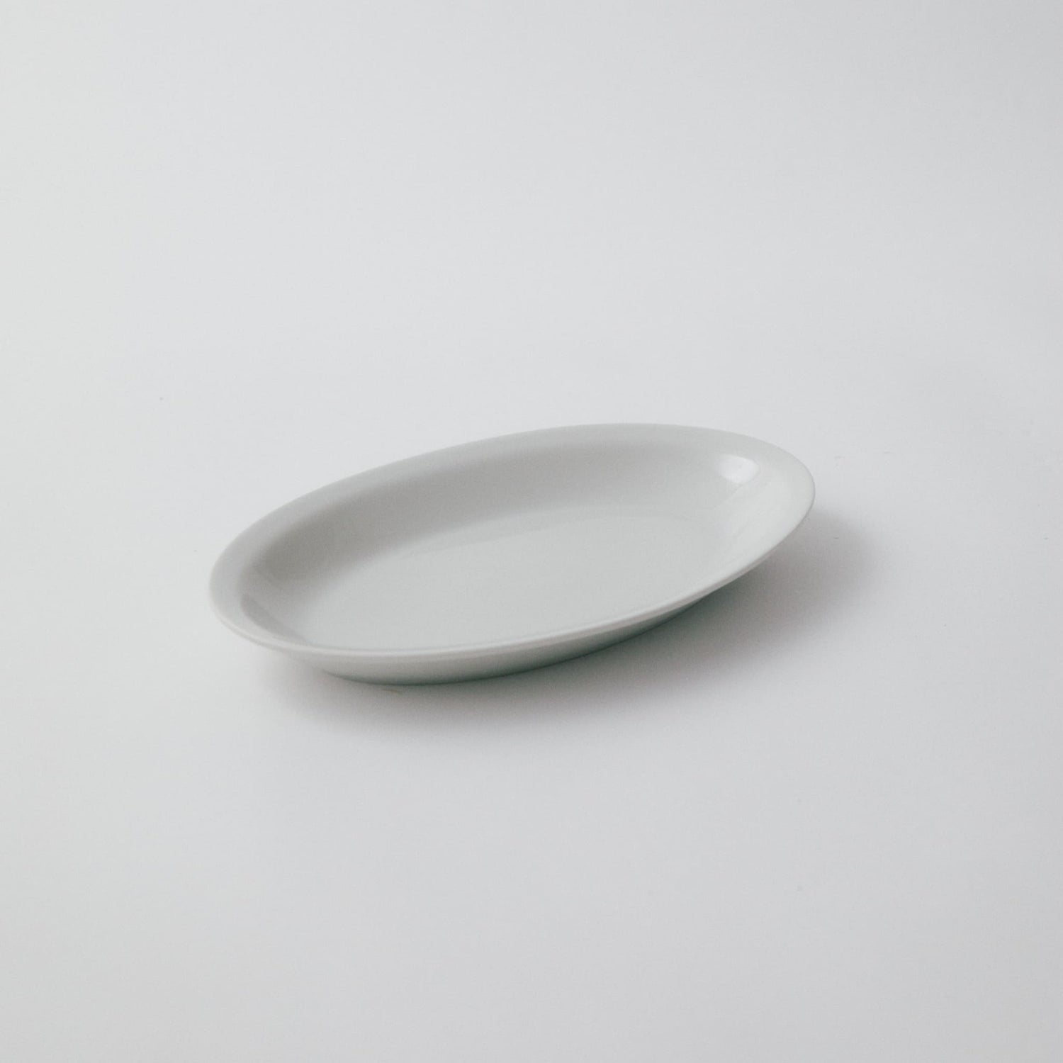 Saturnia Roma plain｜サタルニア ローマ プレーン　オーバルプレート