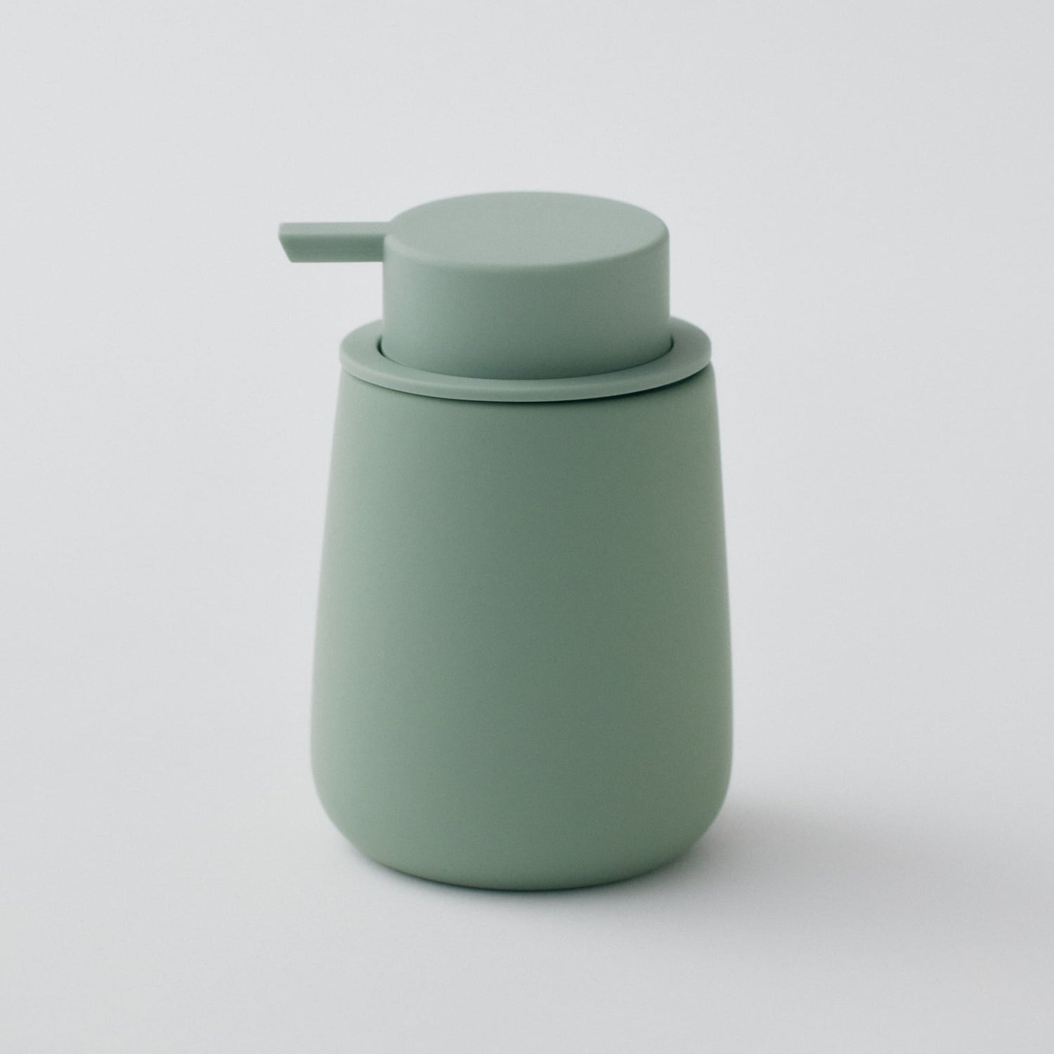 マットな質感のソープディスペンサー｜泡タイプ