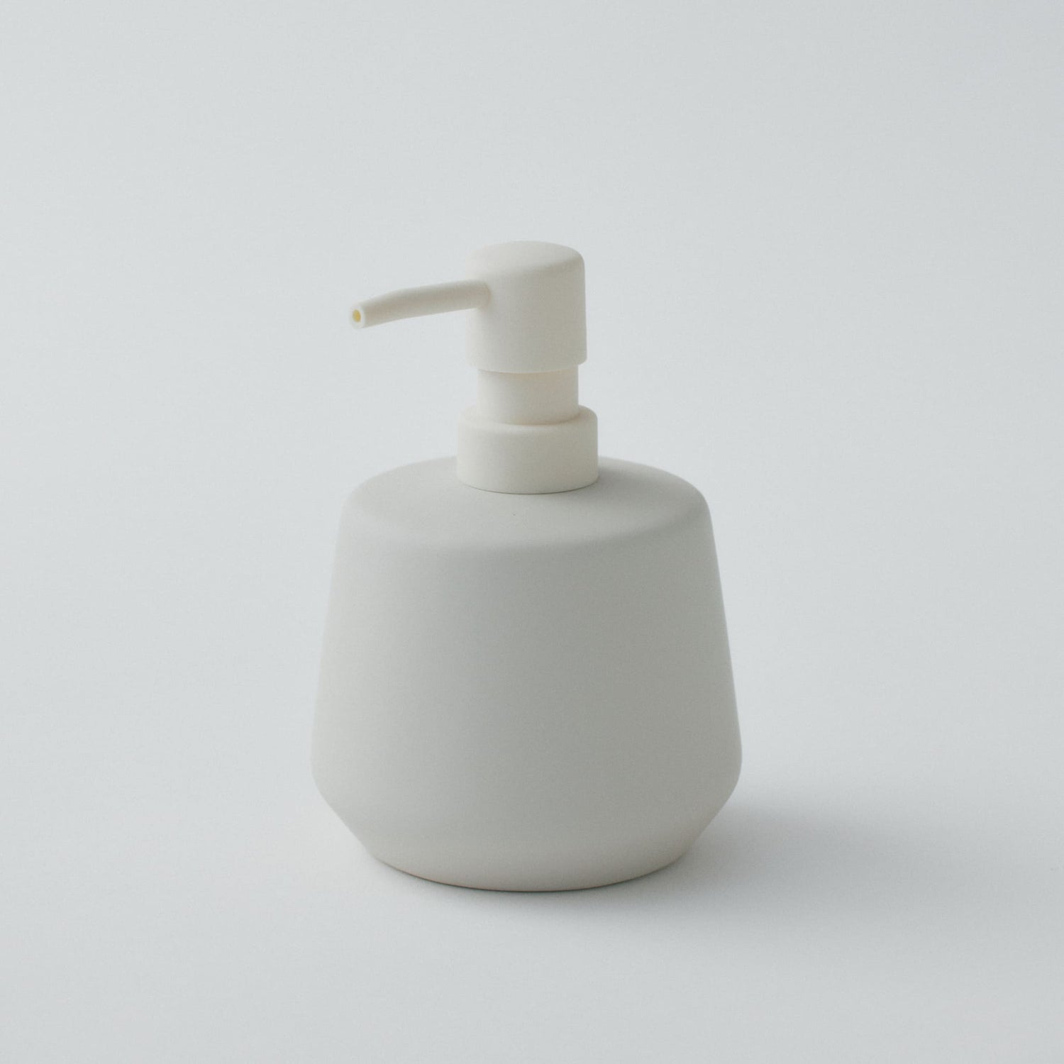 マットな質感のソープディスペンサー｜液体タイプ