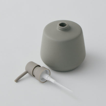 マットな質感のソープディスペンサー｜液体タイプ