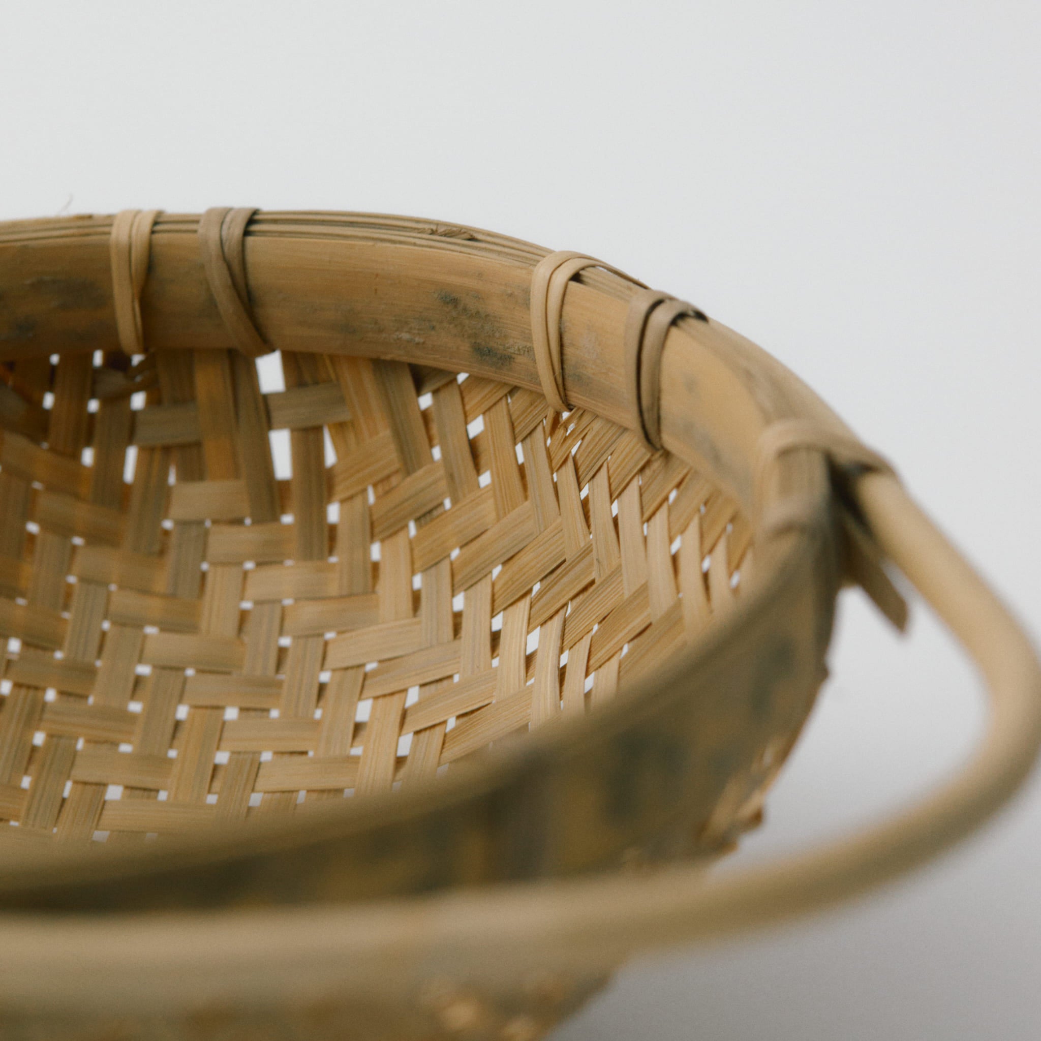 ハンドルつき竹ザル（2個セット） – JINNAN HOUSE