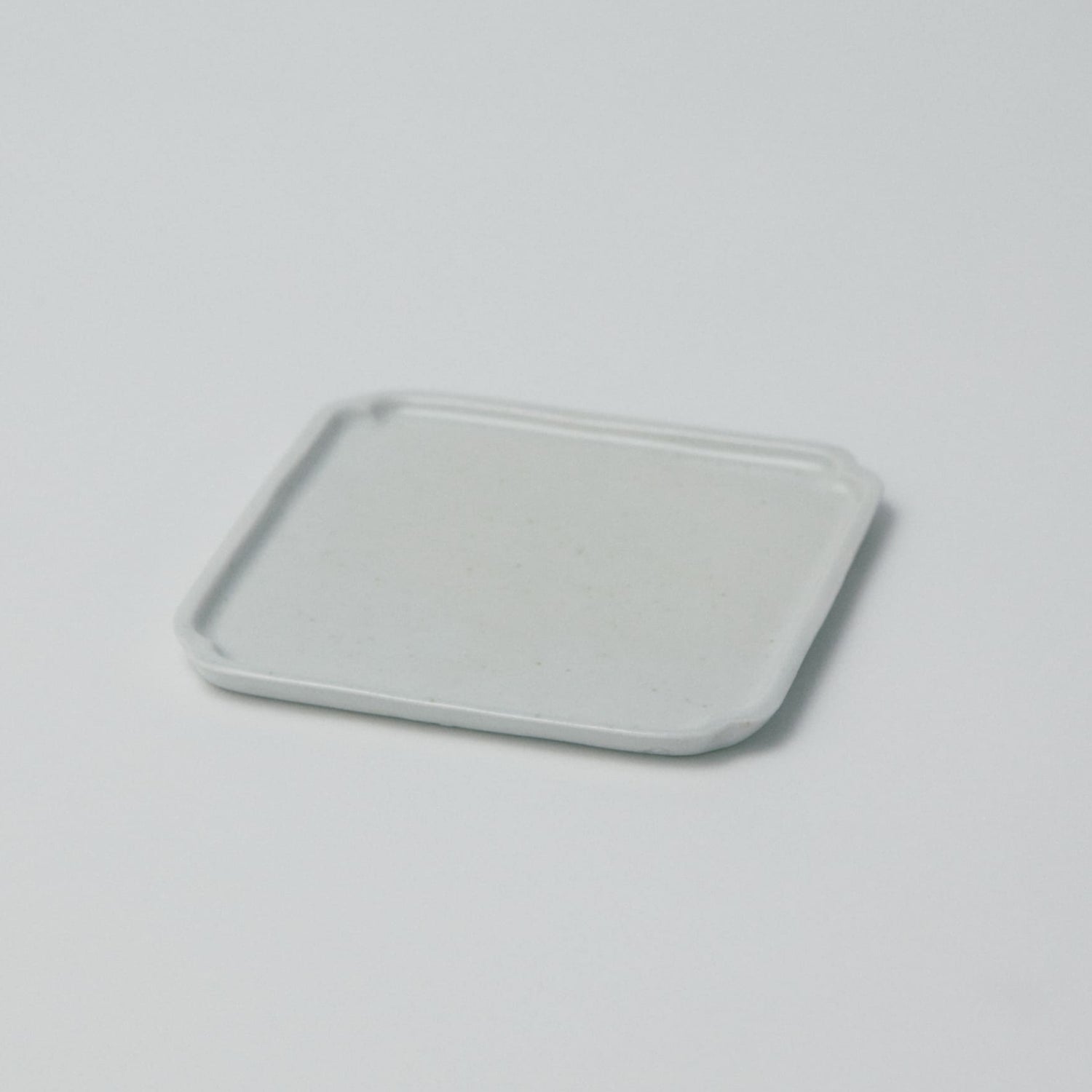 タナカシゲオ 白瓷ソバン角小皿