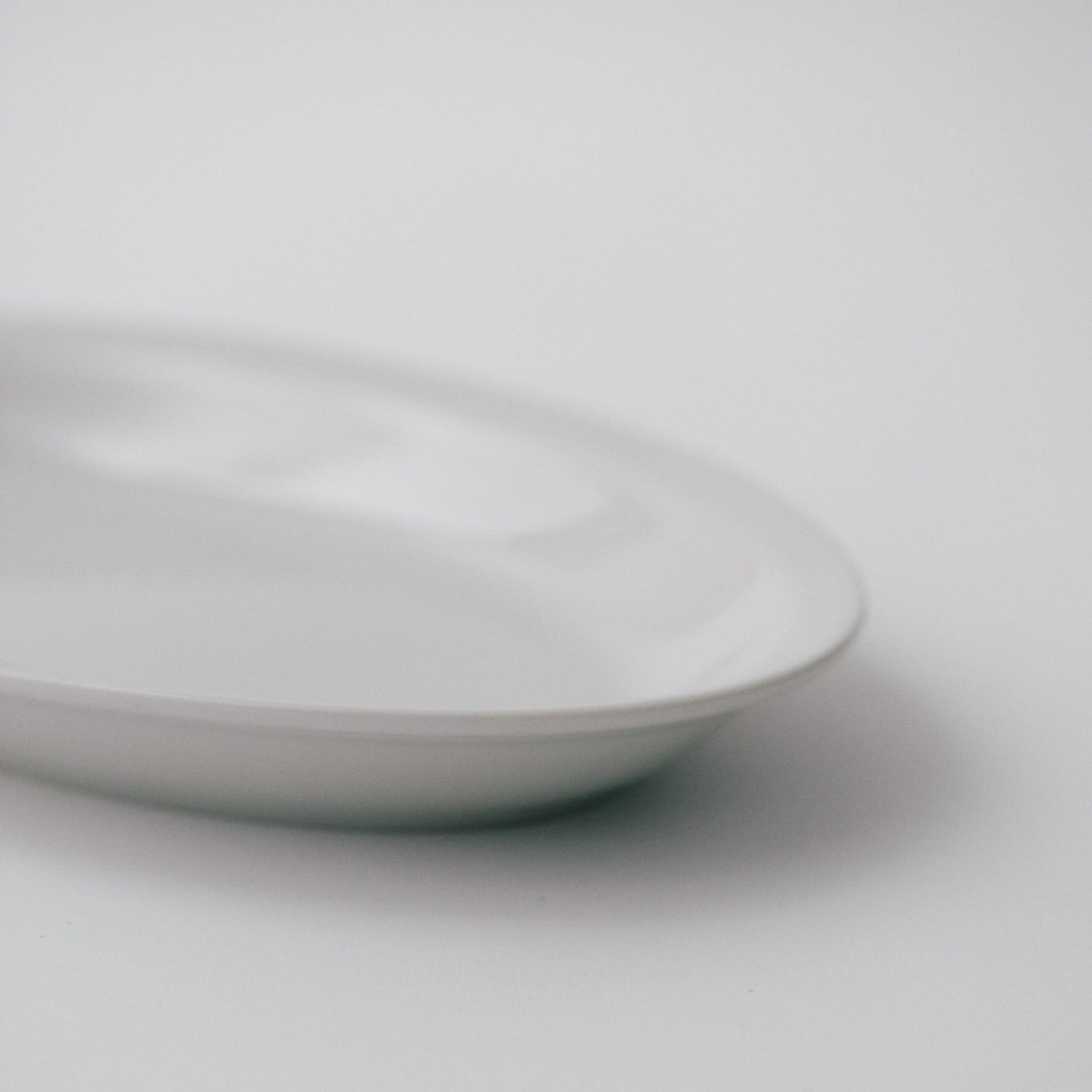 Saturnia Roma plain｜サタルニア ローマ プレーン　オーバルプレート