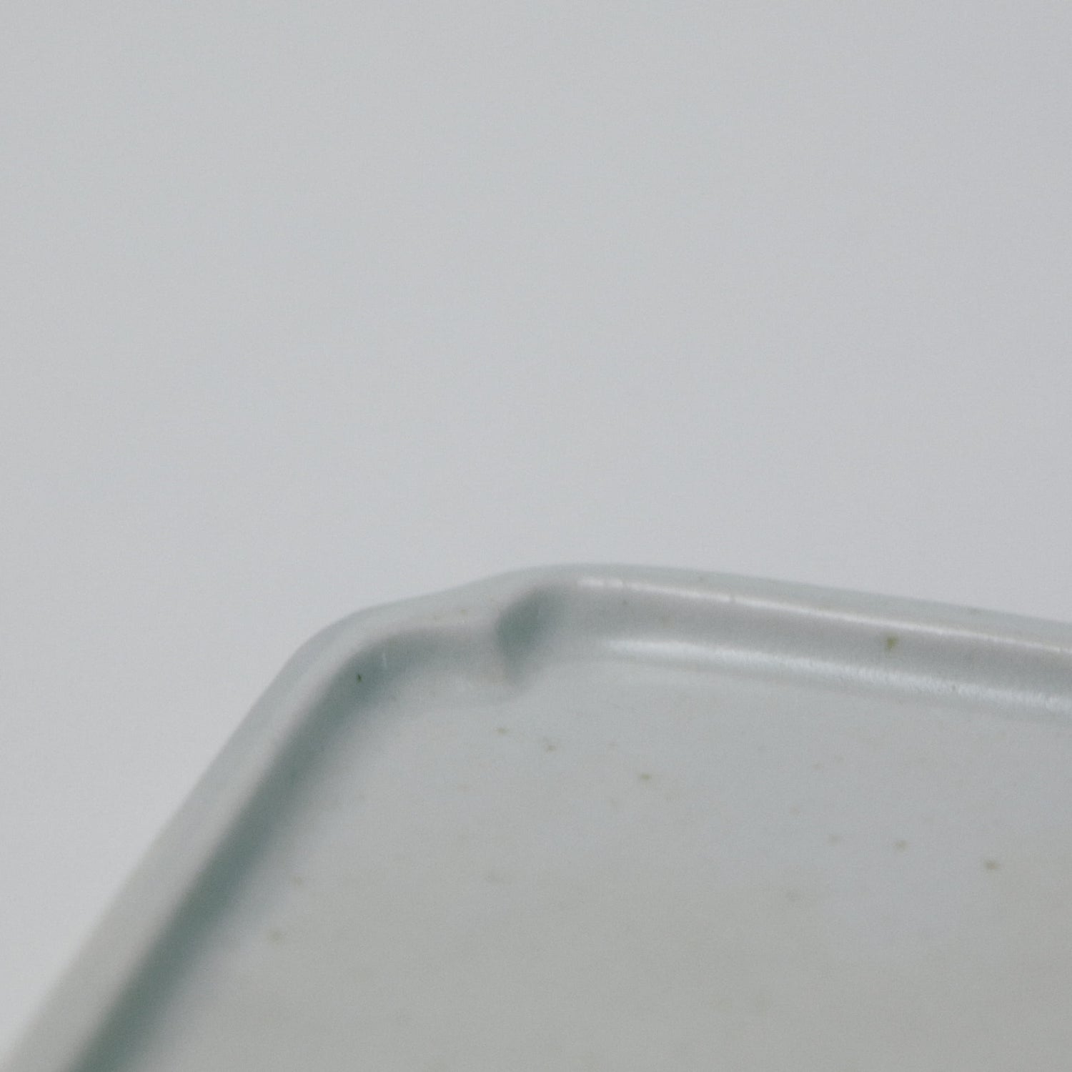 タナカシゲオ 白瓷ソバン角小皿