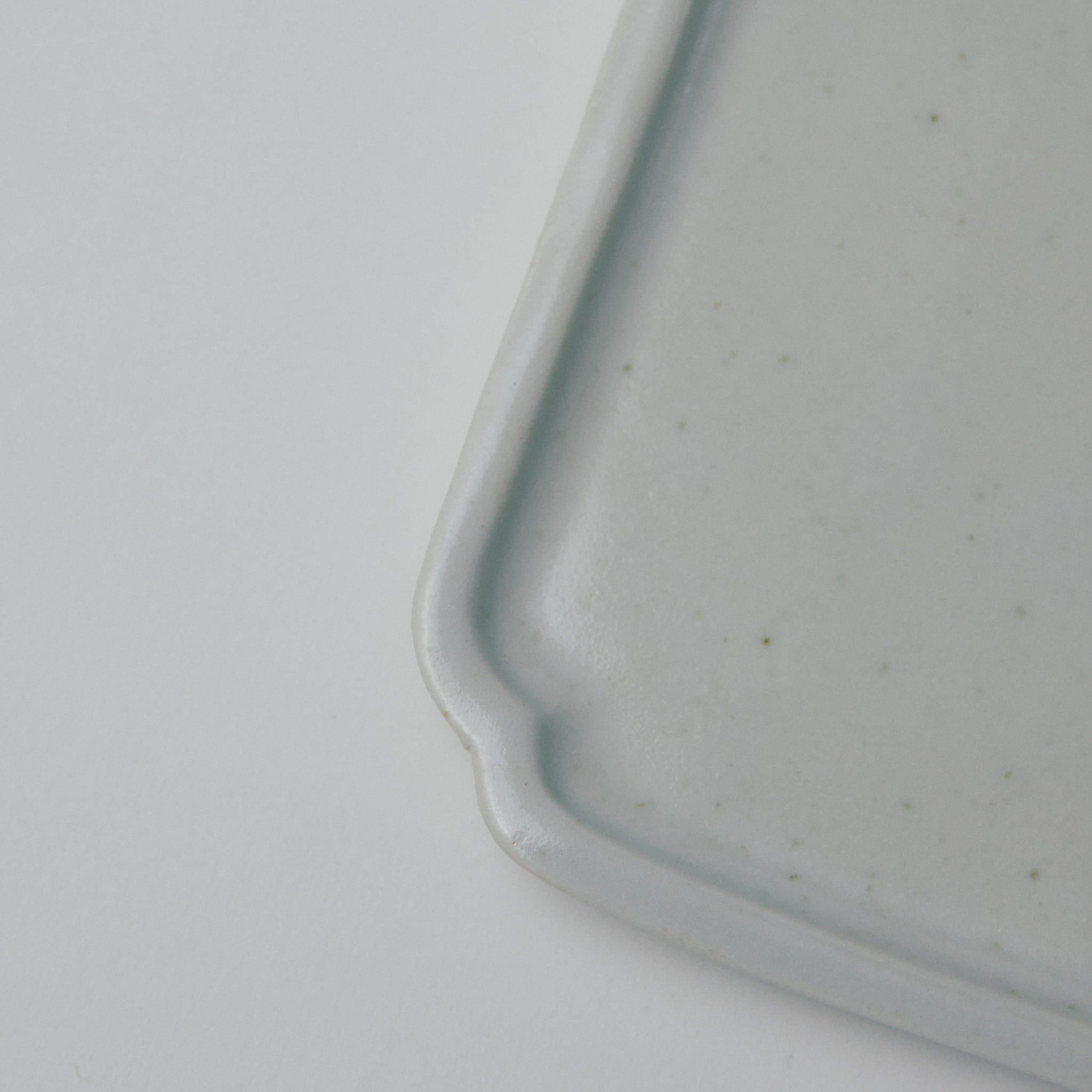 タナカシゲオ 白瓷ソバン角小皿