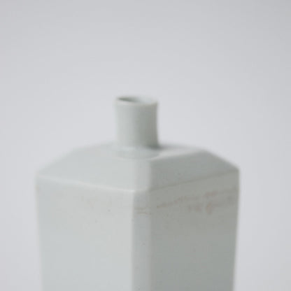 浅井庸佑 角瓶｜白磁