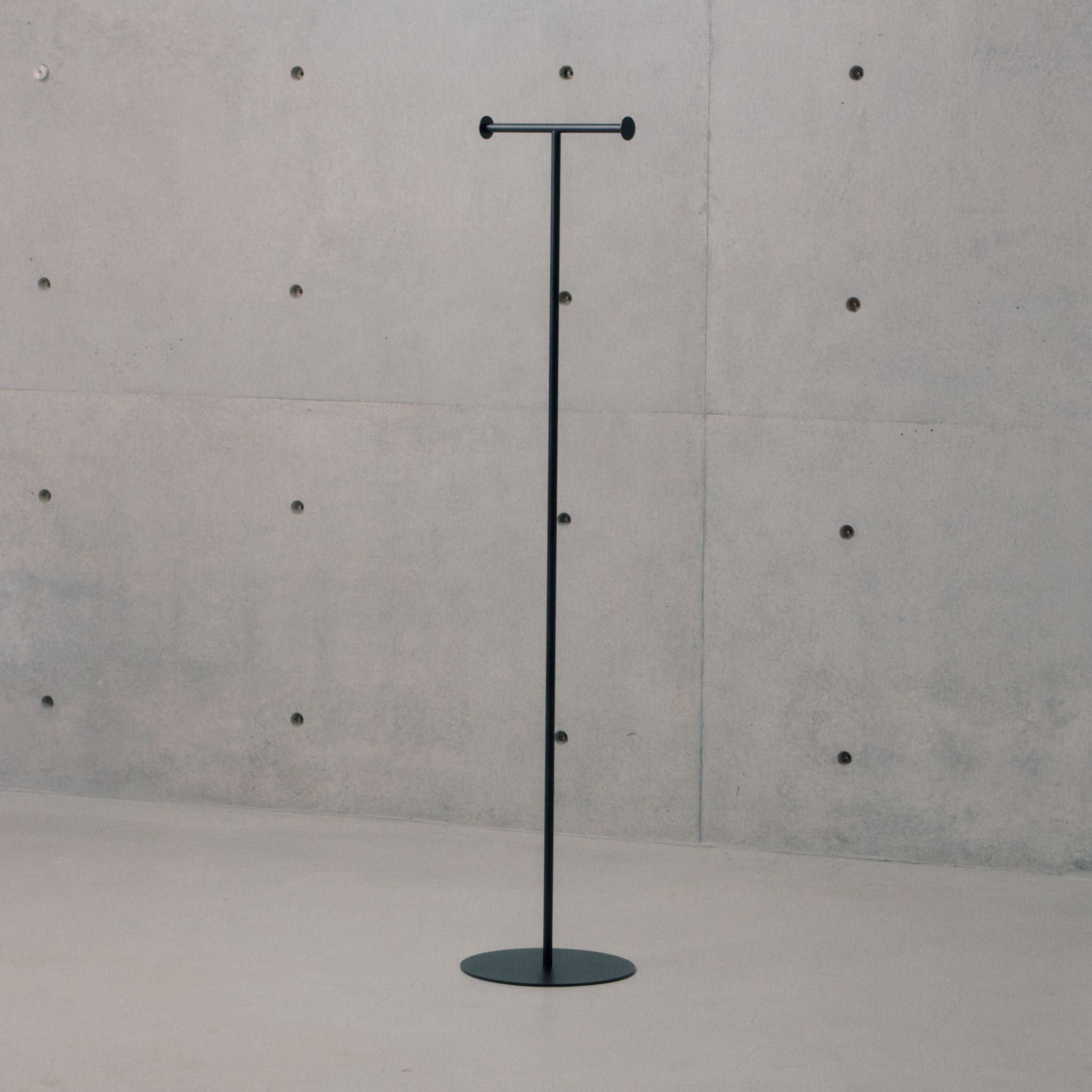 KUROSHIRO コートスタンド – JINNAN HOUSE