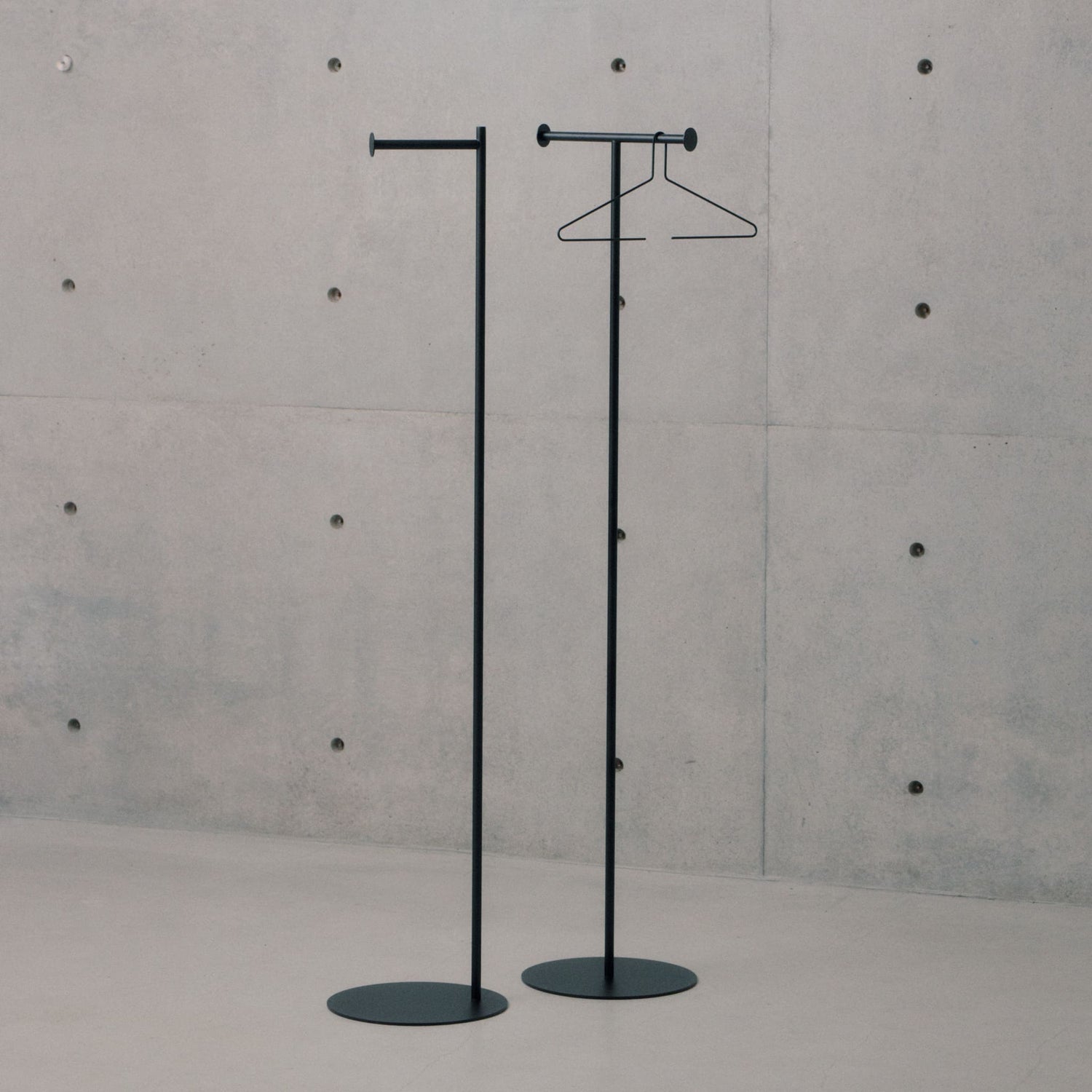 KUROSHIRO コートスタンド