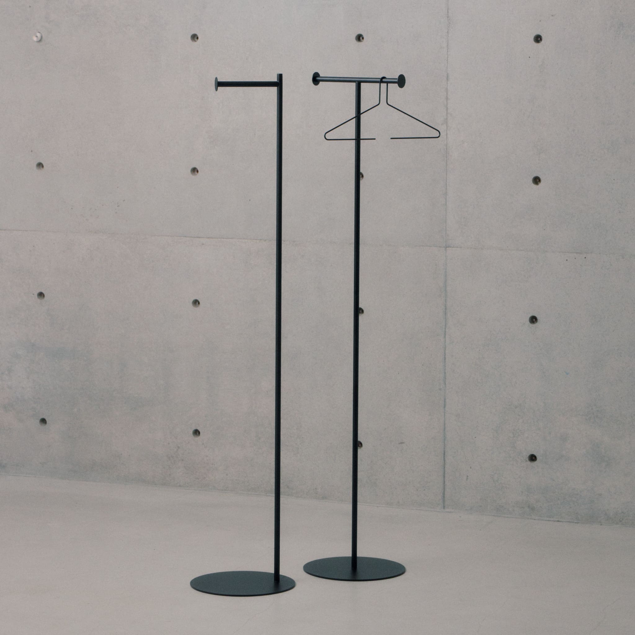 KUROSHIRO コートスタンド