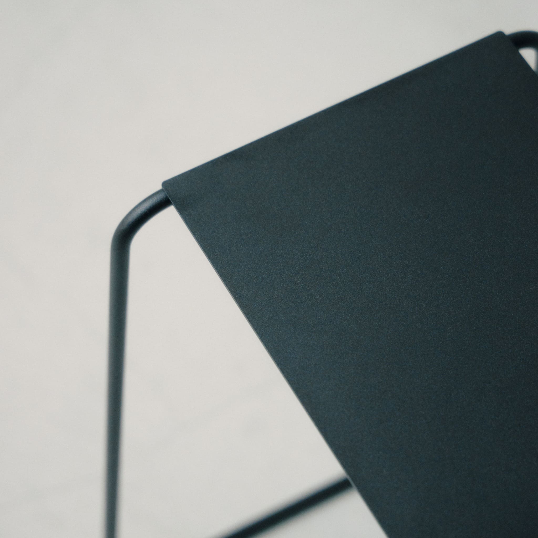 KUROSHIRO スツール – JINNAN HOUSE