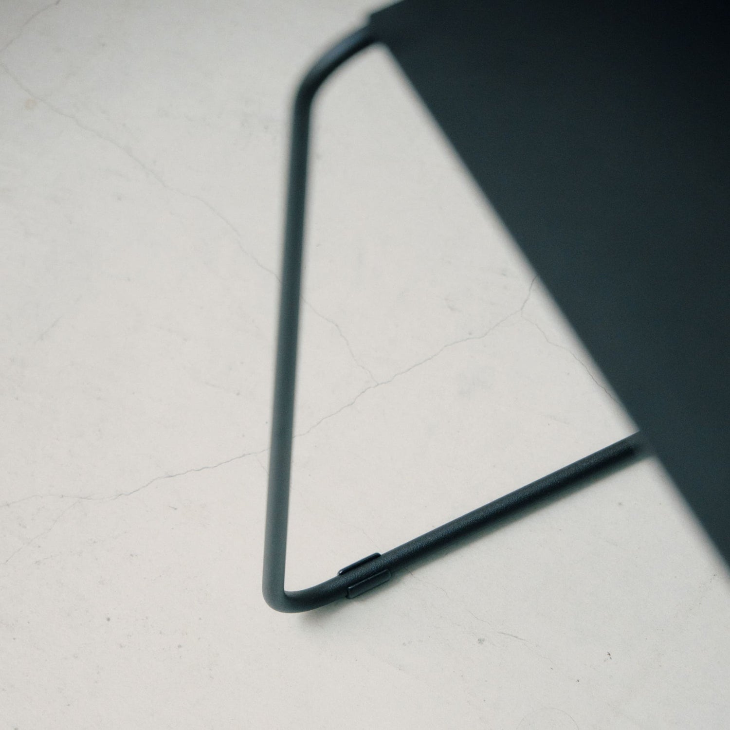 KUROSHIRO スツール