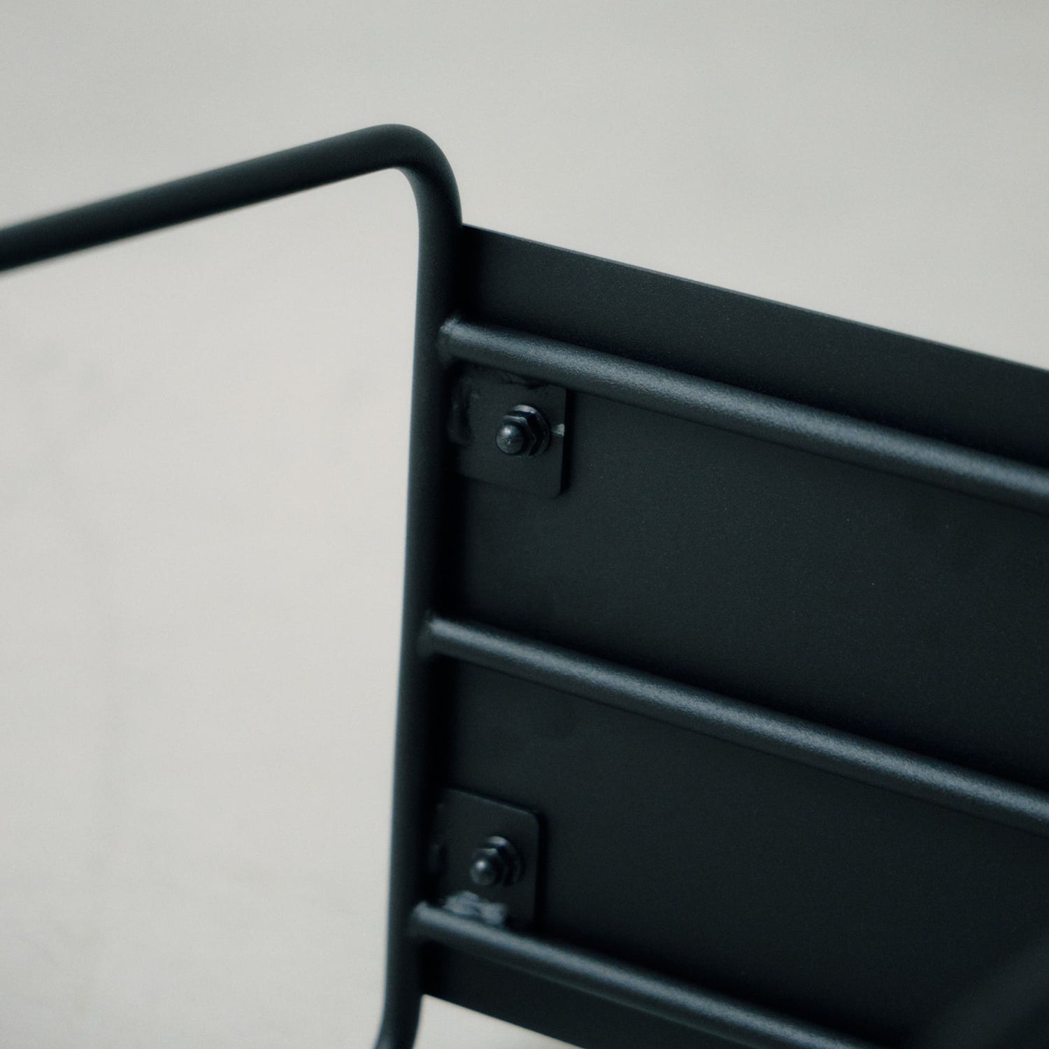 KUROSHIRO スツール