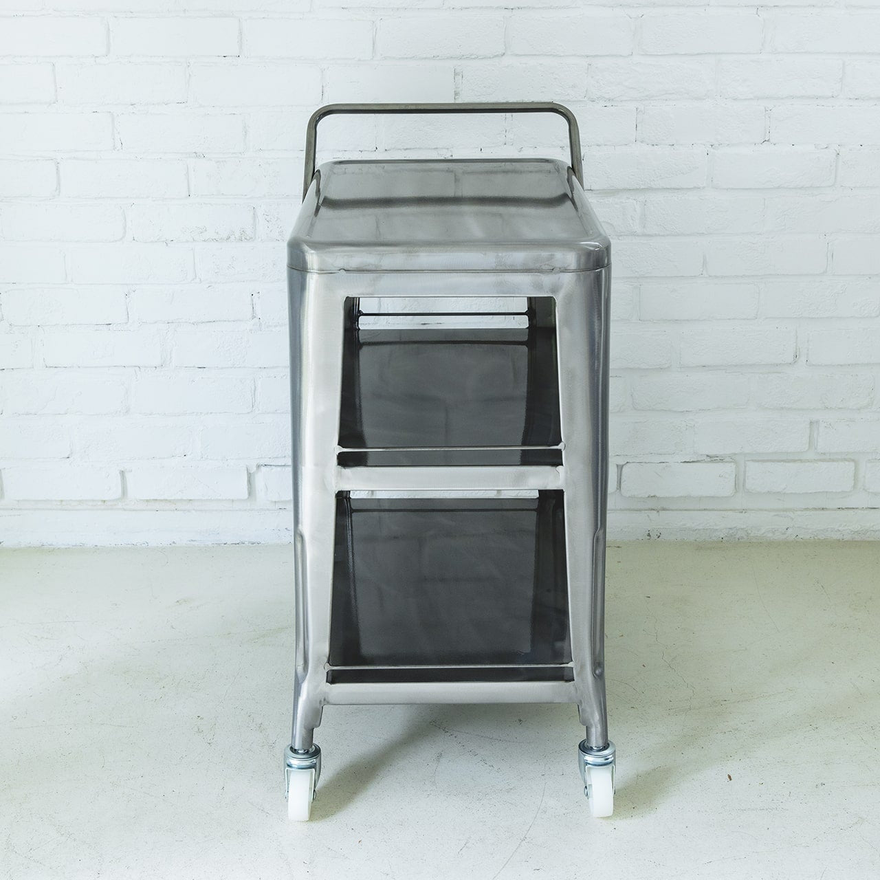 スチール製ワゴン