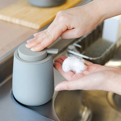 マットな質感のソープディスペンサー｜泡タイプ