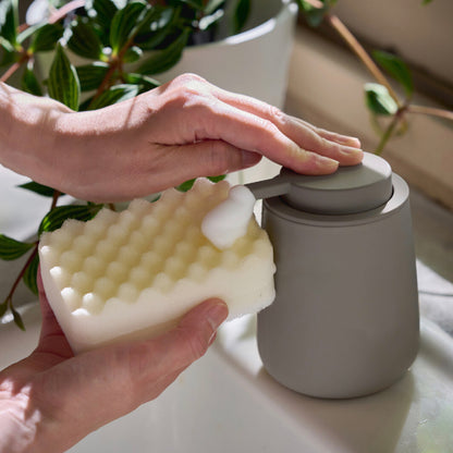 マットな質感のソープディスペンサー｜泡タイプ