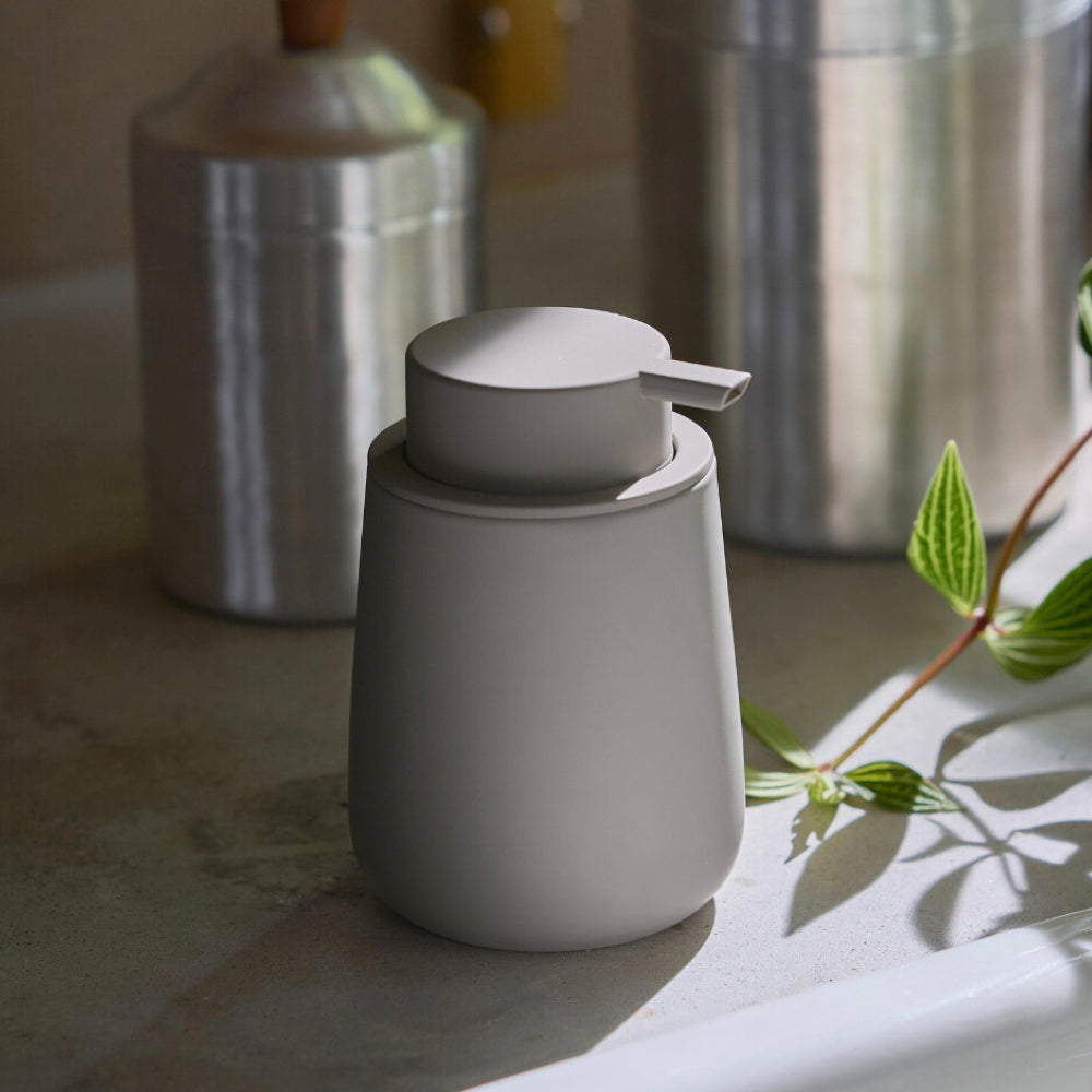 マットな質感のソープディスペンサー｜泡タイプ