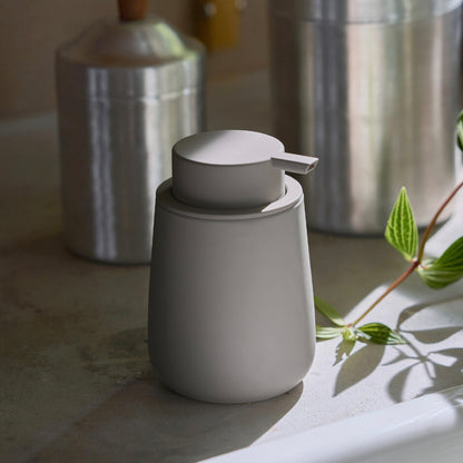 マットな質感のソープディスペンサー｜泡タイプ