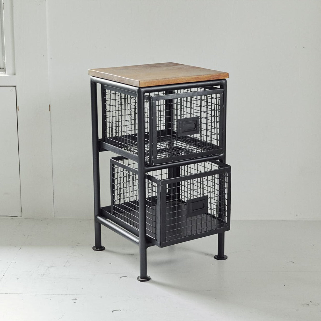 無骨でかっこいいスチールチェスト