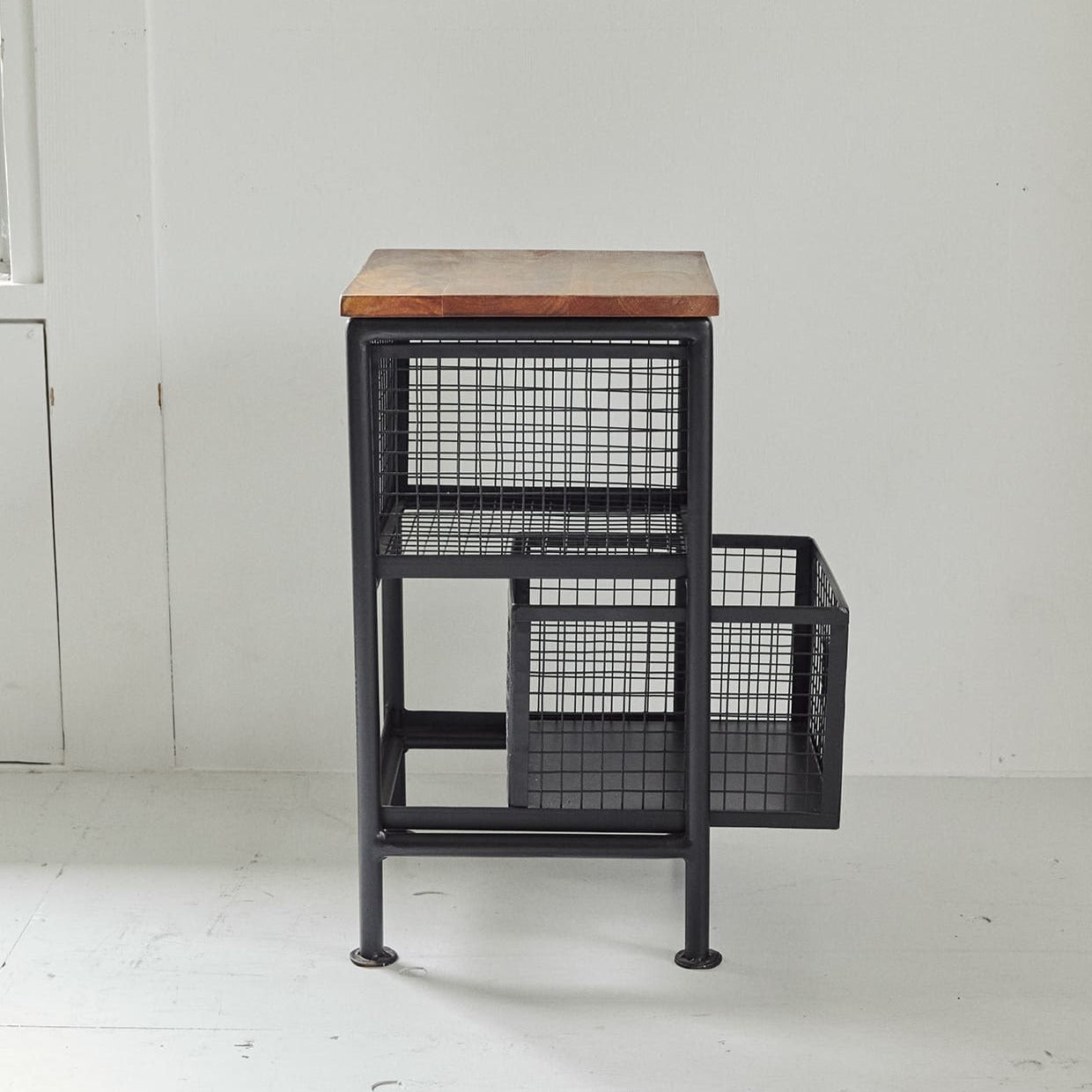 無骨でかっこいいスチールチェスト