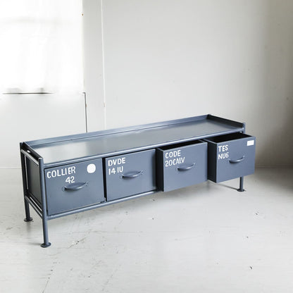 使うと雰囲気の良くなるスチールチェスト