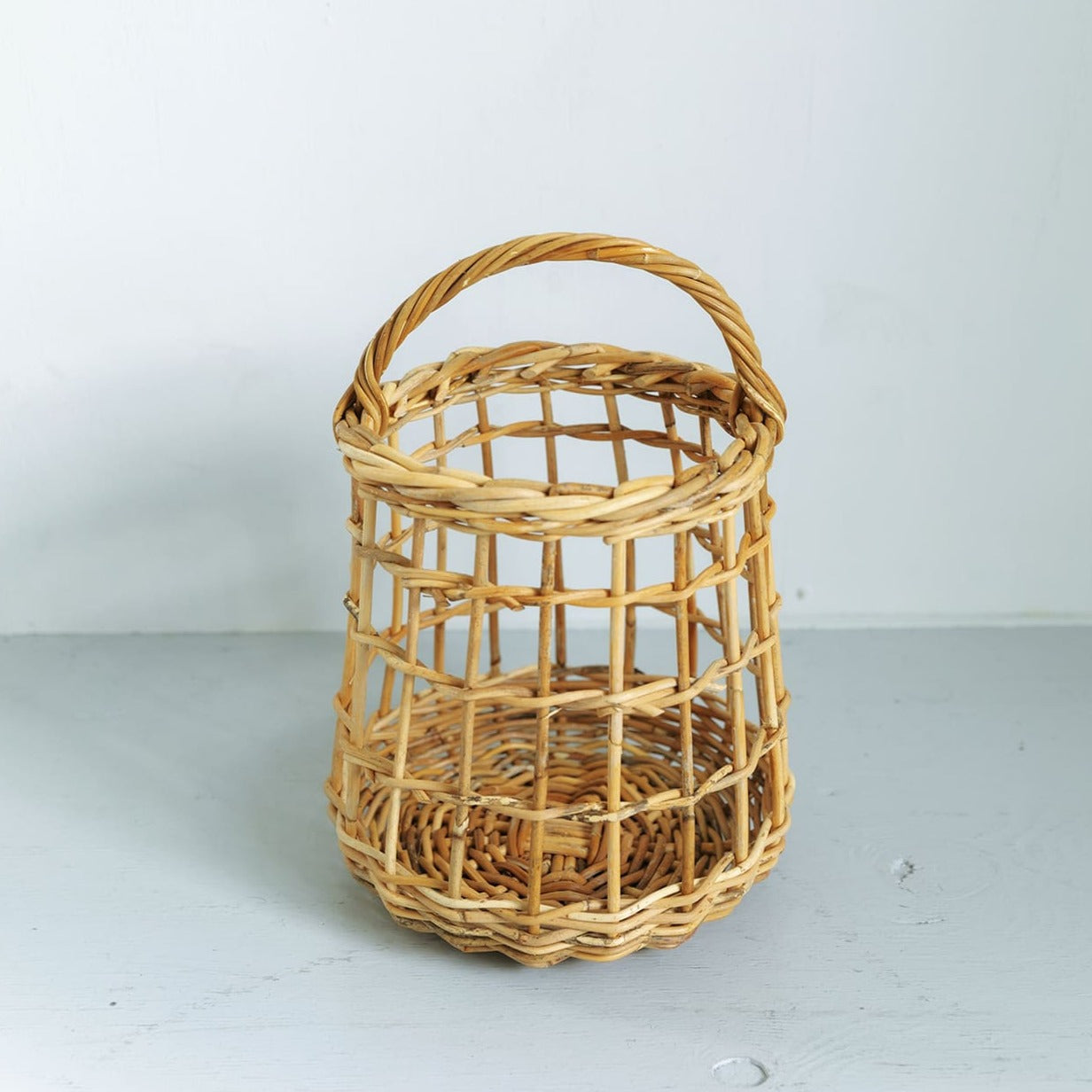 ラタン 透かし編みラウンドバッグ