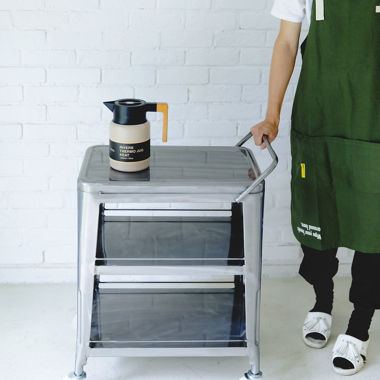 スチール製ワゴン