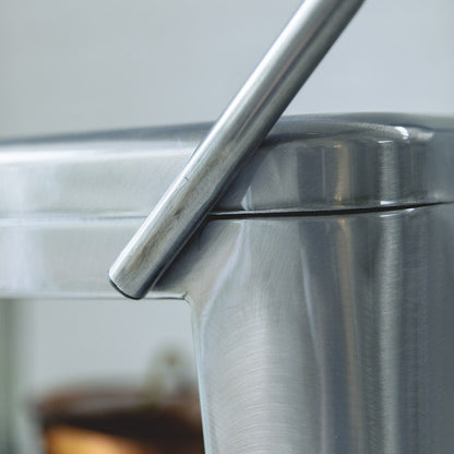 スチール製ワゴン